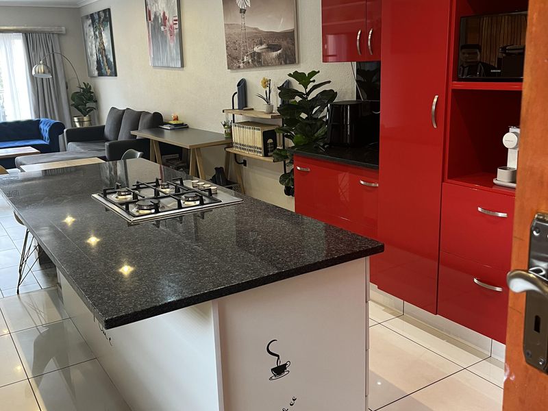 North-facing secure lock-up and go garden unit!!! - Photo 6