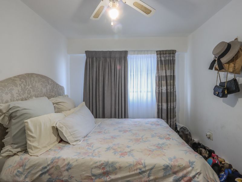 Centrally Located 2-Bedroom Apartment with Sea Views - Photo 10