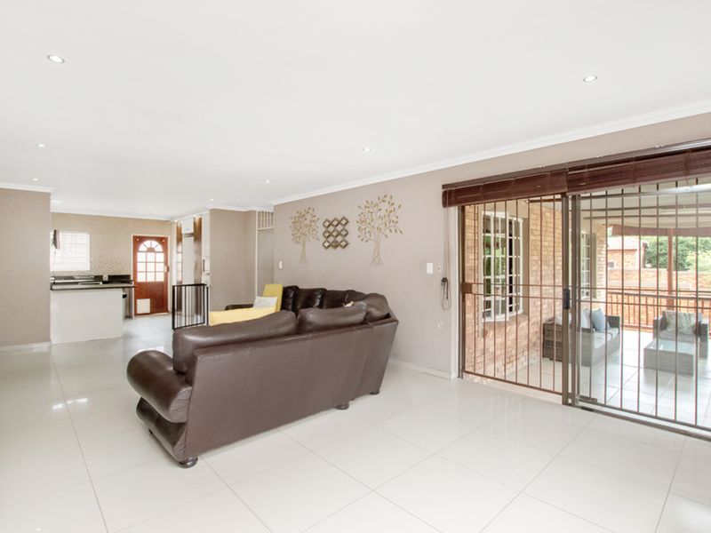 Spacious Family Home in Secure Savuti Estate, North Riding - Photo 3