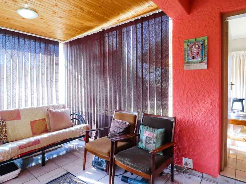 large home within the 24 hour secure boomed area - Photo 10