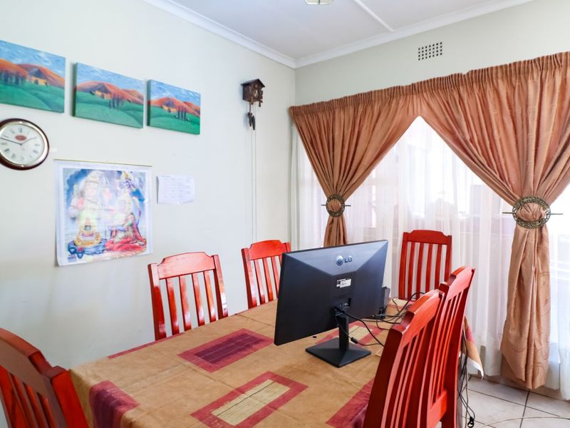 large home within the 24 hour secure boomed area - Photo 9