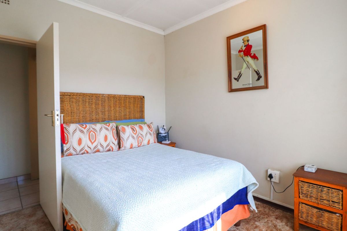 large home within the 24 hour secure boomed area - Photo 4