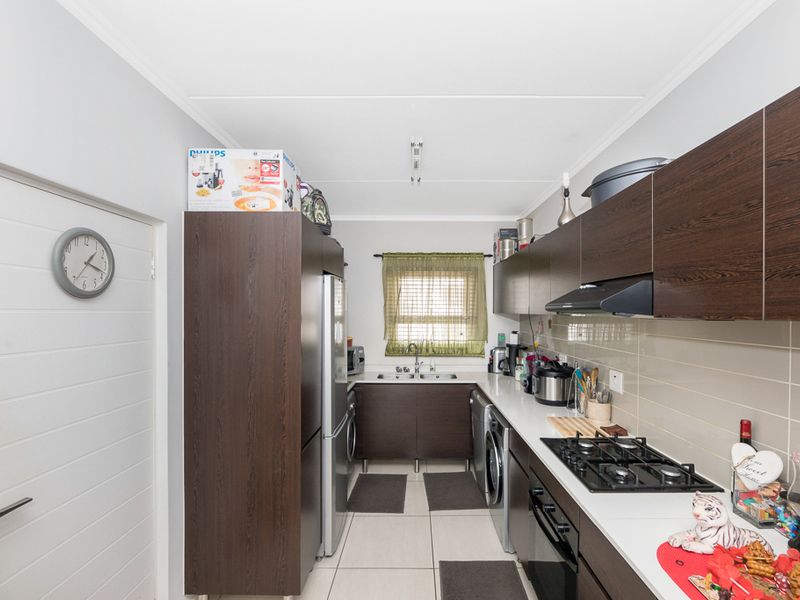Apartment For Sale In Edenvale - Photo 7