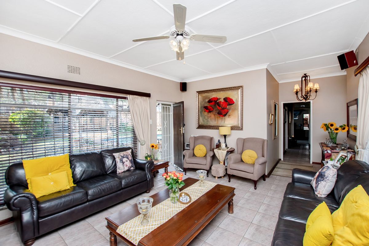 Well-built three bedroom home that has been meticulously looked after. - Photo 4