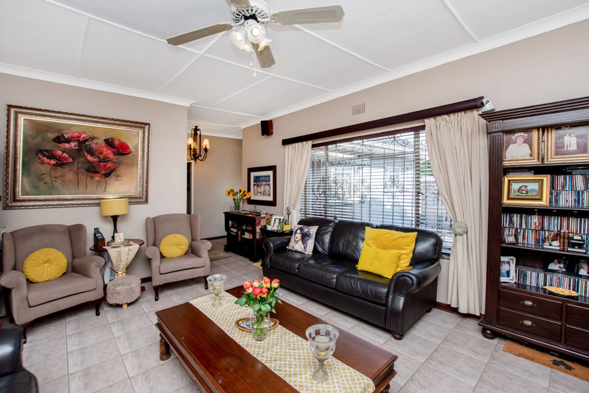 Well-built three bedroom home that has been meticulously looked after. - Photo 5