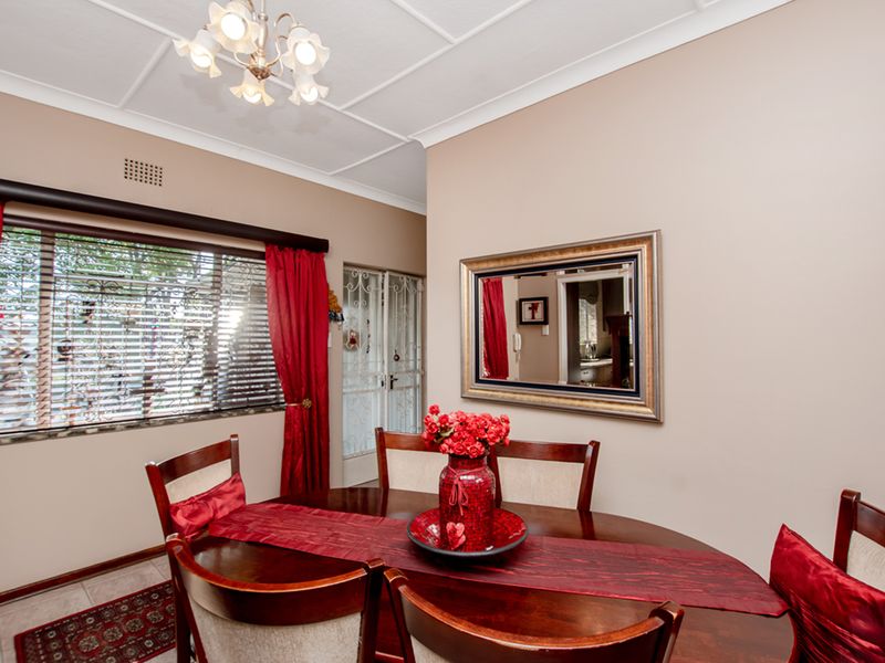 Well-built three bedroom home that has been meticulously looked after. - Photo 7