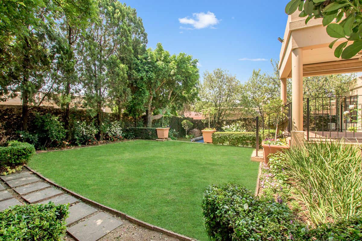 Modern 3-Bedroom Home with Pool in Secure Beverley Estate - Photo 4