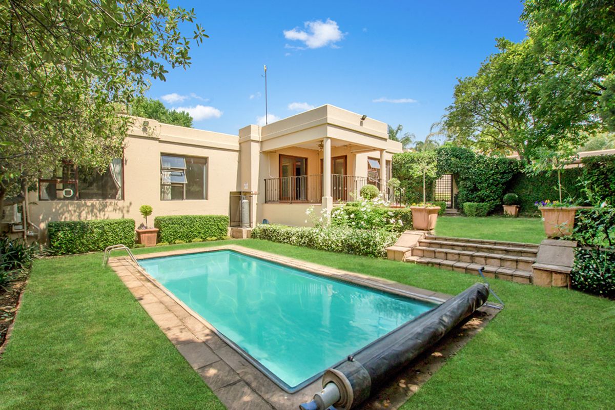 Modern 3-Bedroom Home with Pool in Secure Beverley Estate - Photo 3