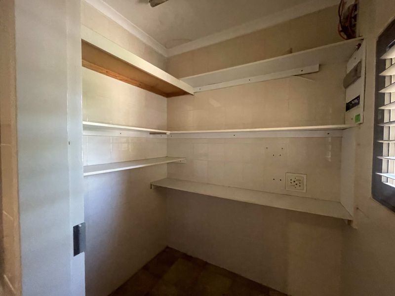 Charming 4-Bedroom Family Home with Pool, Solar Power & Plenty of Space - Photo 10