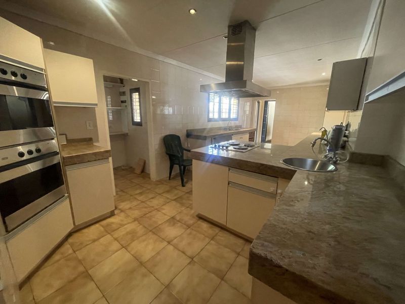 Charming 4-Bedroom Family Home with Pool, Solar Power & Plenty of Space - Photo 7