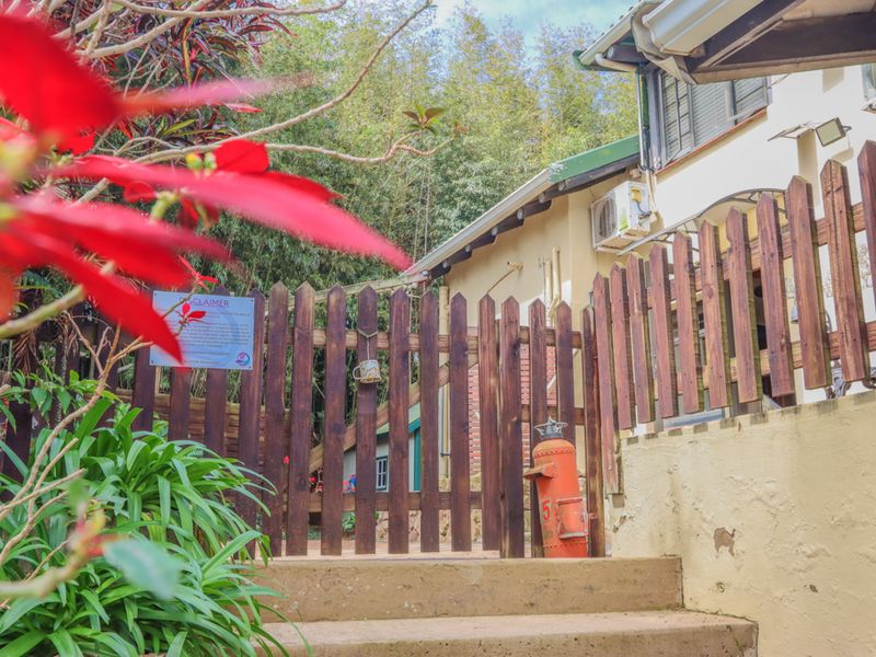 Spacious Three Bedroom Pet Friendly Townhouse with Sea Views - Photo 5