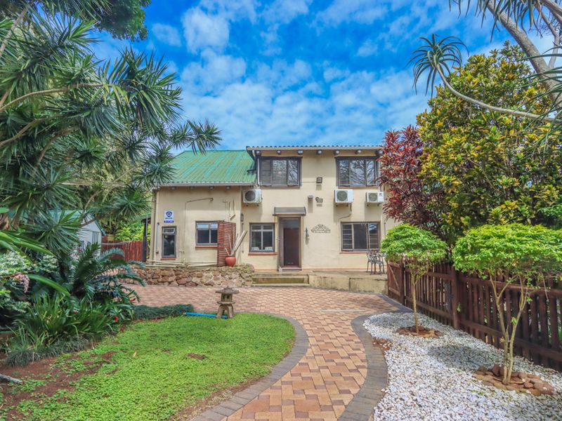 Spacious Three Bedroom Pet Friendly Townhouse with Sea Views - Photo 2