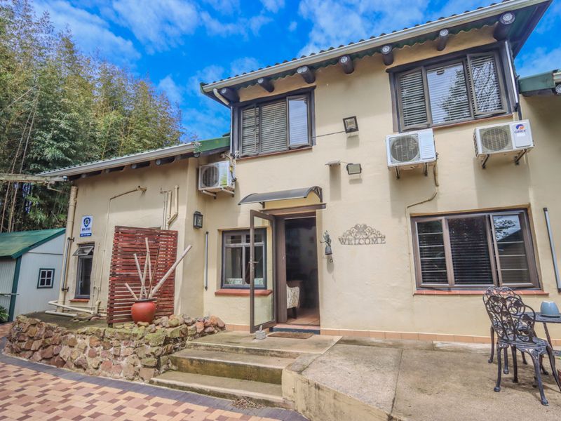 Spacious Three Bedroom Pet Friendly Townhouse with Sea Views - Photo 4