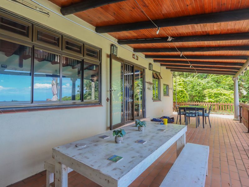 Spacious Three Bedroom Pet Friendly Townhouse with Sea Views - Photo 8