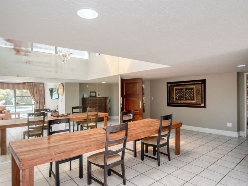 Stunning 4-bedroom family home nestled in the heart of Sonneveld Estate! Secure and sophisticated - Photo 4