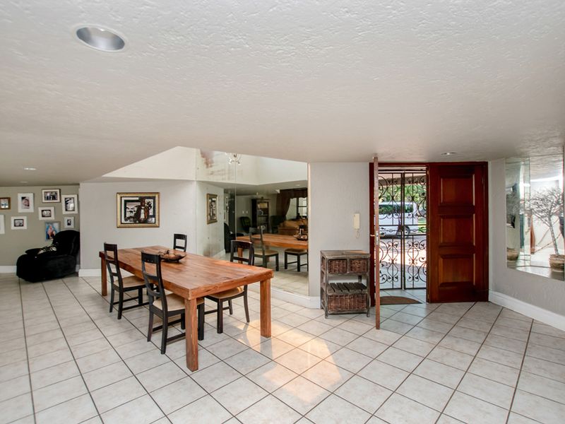 Stunning 4-bedroom family home nestled in the heart of Sonneveld Estate! Secure and sophisticated - Photo 5