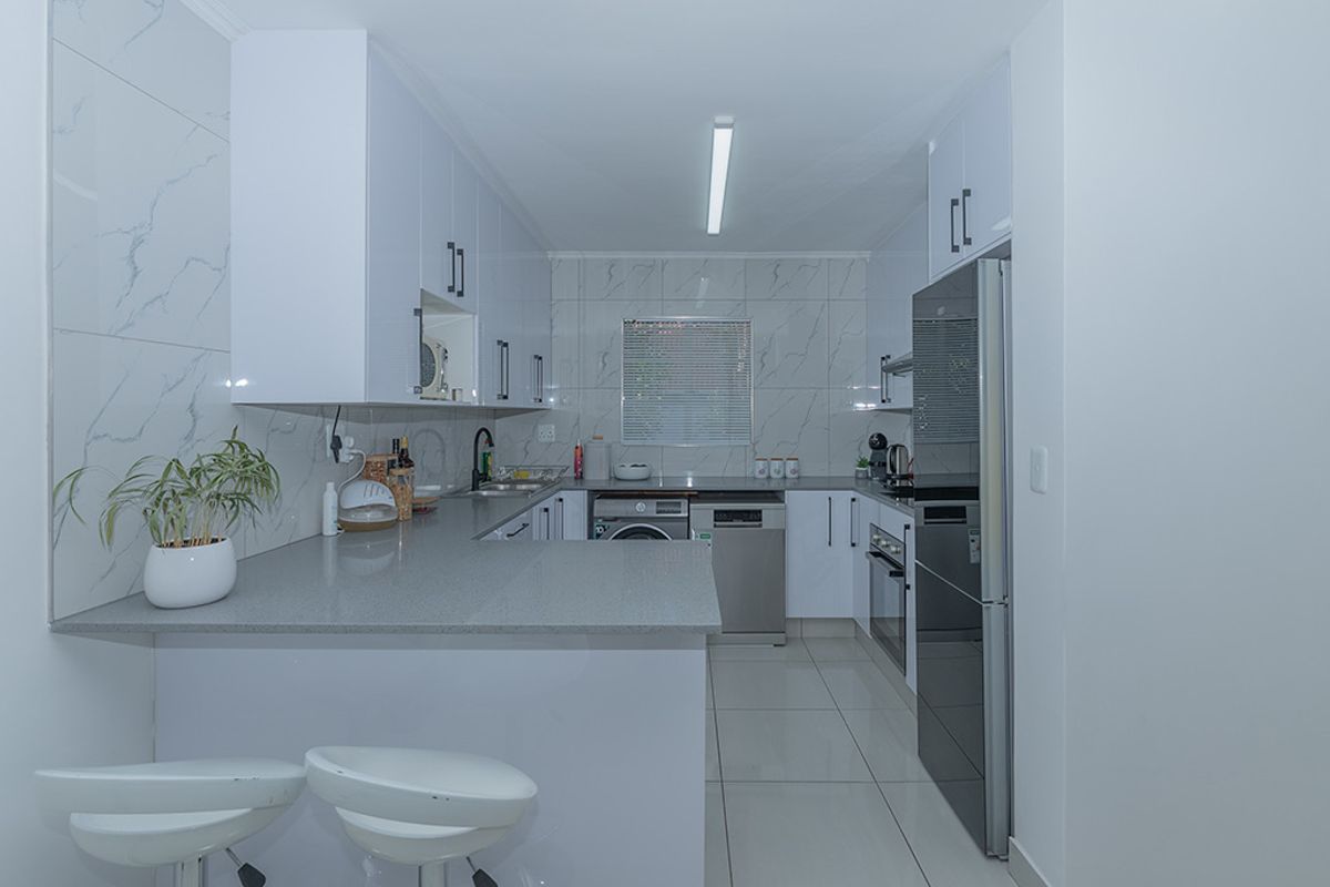 Priced to Sell- Absolutely Stunning - Photo 2
