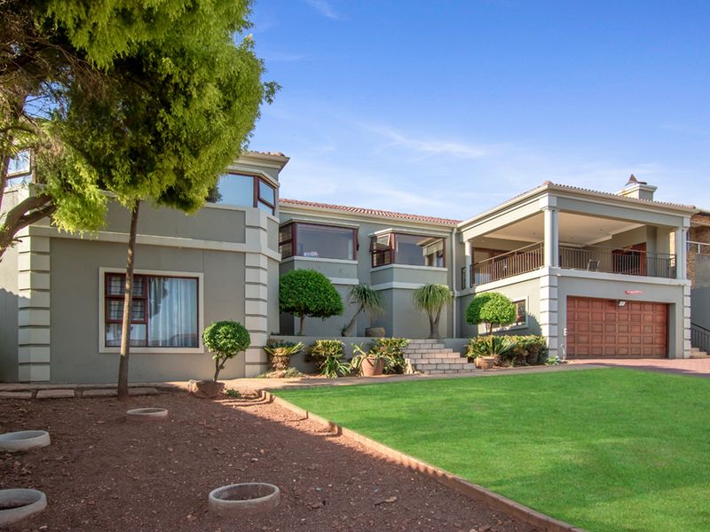 Spacious family home in Rangeview Ext 4 - Photo 3