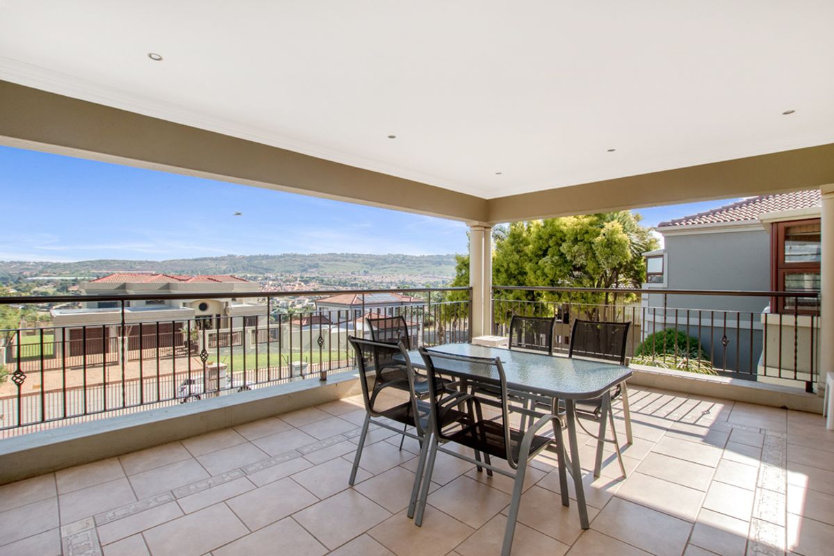 Spacious family home in Rangeview Ext 4 - Photo 5