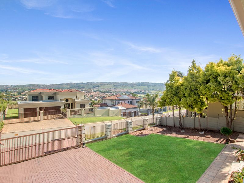 Spacious family home in Rangeview Ext 4 - Photo 6