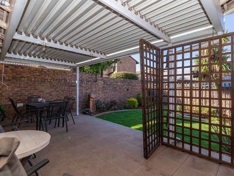 Stunning Simplex Unit for Sale in Birchleigh, Kempton Park - Photo 3