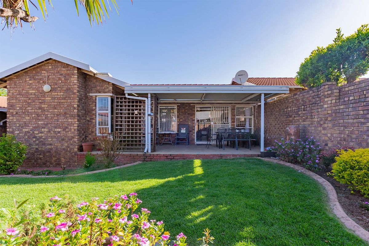 Stunning Simplex Unit for Sale in Birchleigh, Kempton Park - Photo 4