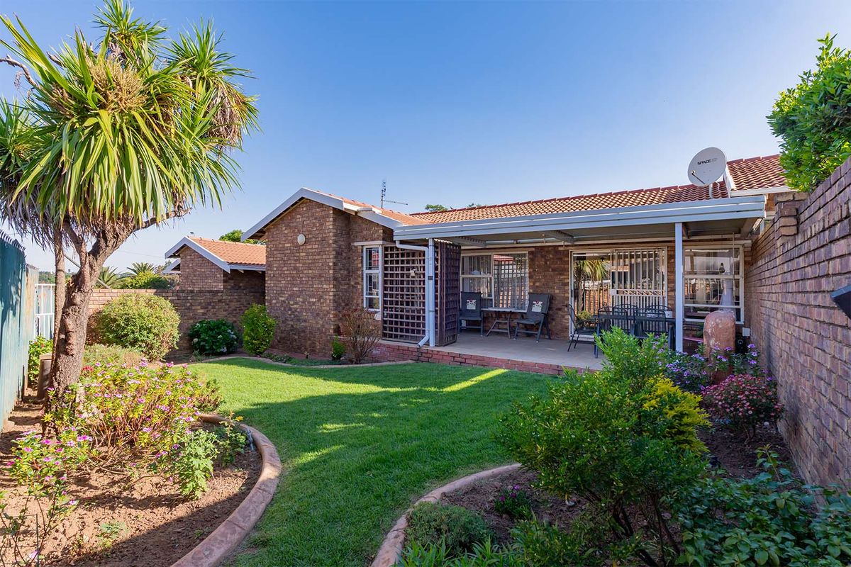 Stunning Simplex Unit for Sale in Birchleigh, Kempton Park - Photo 5