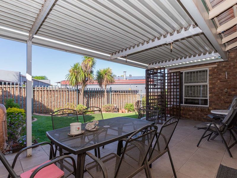 Stunning Simplex Unit for Sale in Birchleigh, Kempton Park - Photo 2