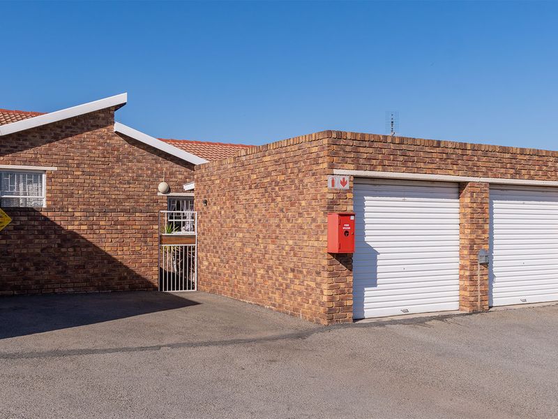 Stunning Simplex Unit for Sale in Birchleigh, Kempton Park - Photo 6