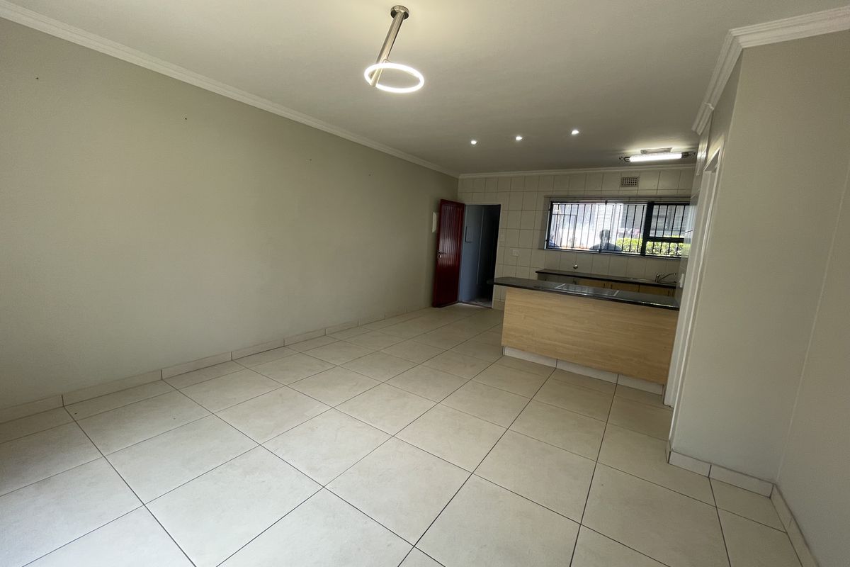 Modern 1-Bedroom Unit with Private Garden & Excellent Security - Photo 4