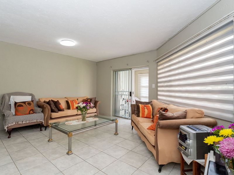 GROUND FLOOR APARTMENT. INVESTORS DREAM - Photo 5