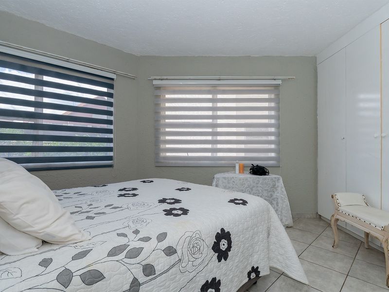 GROUND FLOOR APARTMENT. INVESTORS DREAM - Photo 10