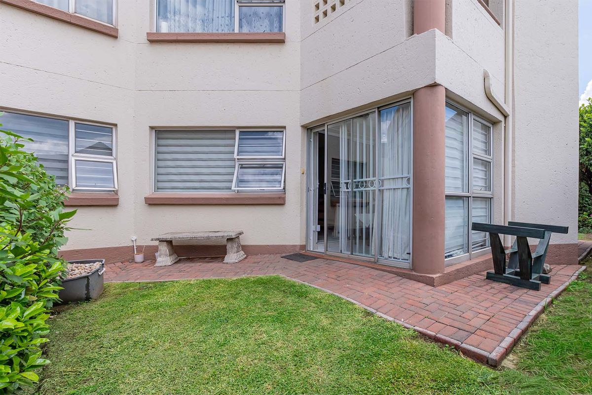 GROUND FLOOR APARTMENT. INVESTORS DREAM - Photo 4