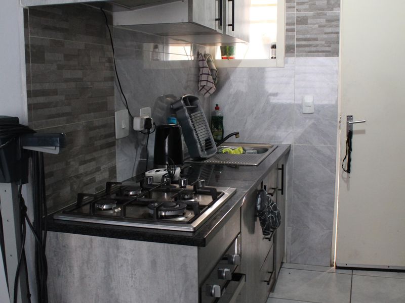 2 Bedroom, Ground floor unit In Marula Lofts complex - Photo 6