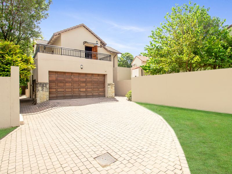 Family friendly 3 bedroom home in a secure estate in Craigavon - Photo 2