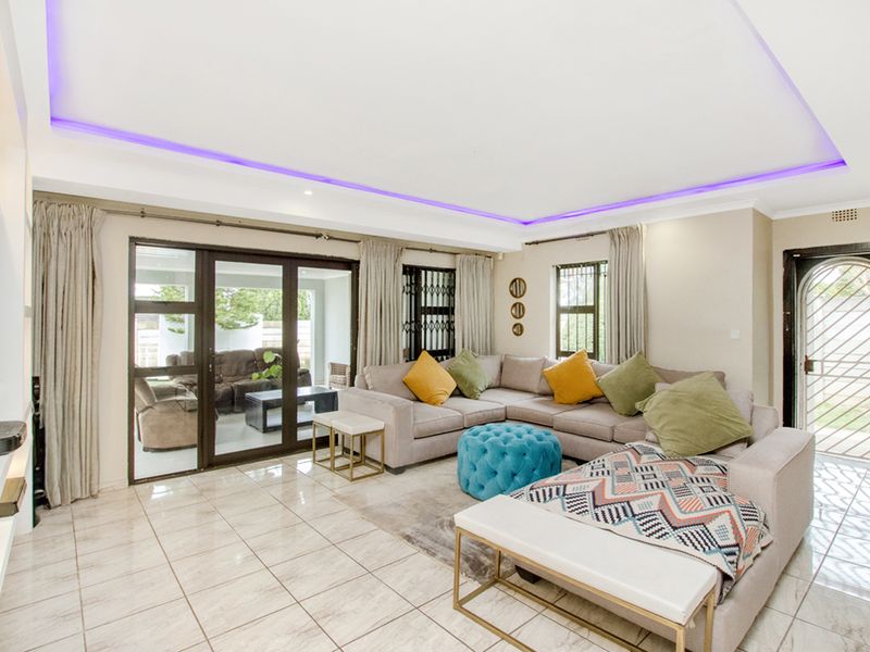 6 Bedrooms 3 Bathroom Freestanding Home for sale in Noordwyk Midrand - Photo 6