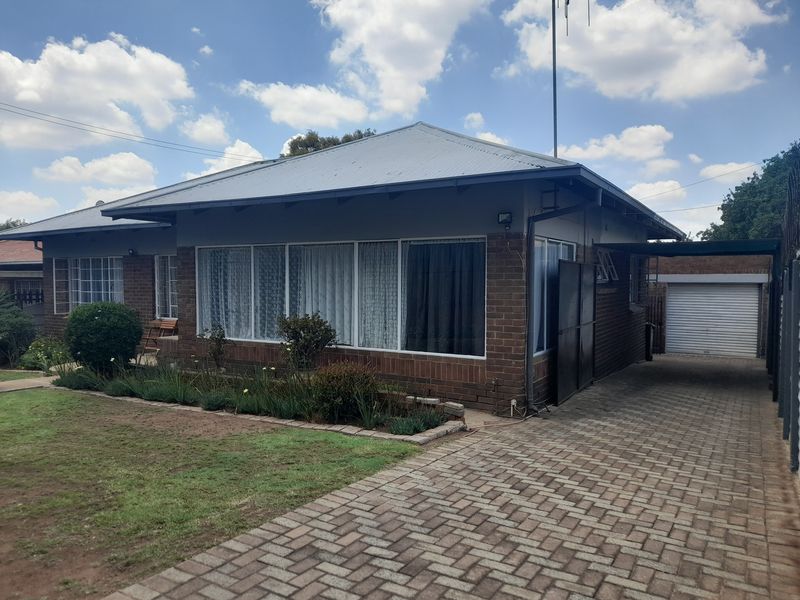 3 Bedroom House for sale in Primrose - Photo 3