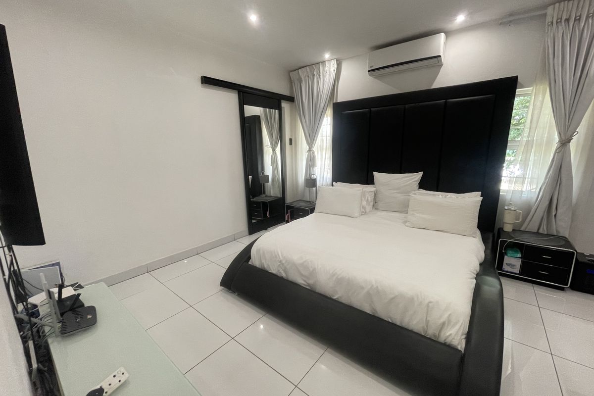 Expansive 8-Bedroom Family Home with Granny Flat and Study - Photo 5