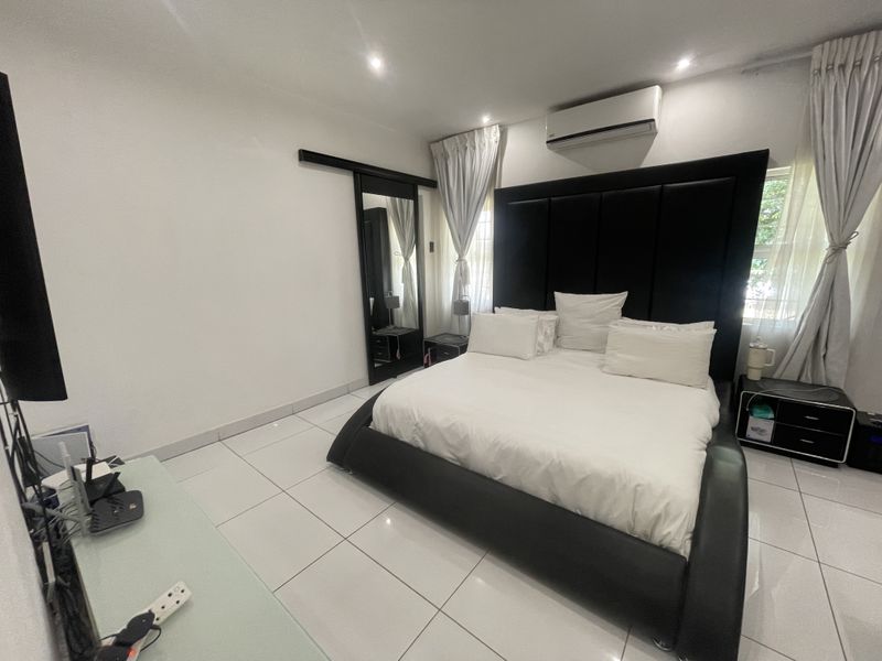 Expansive 8-Bedroom Family Home with Granny Flat and Study - Photo 5