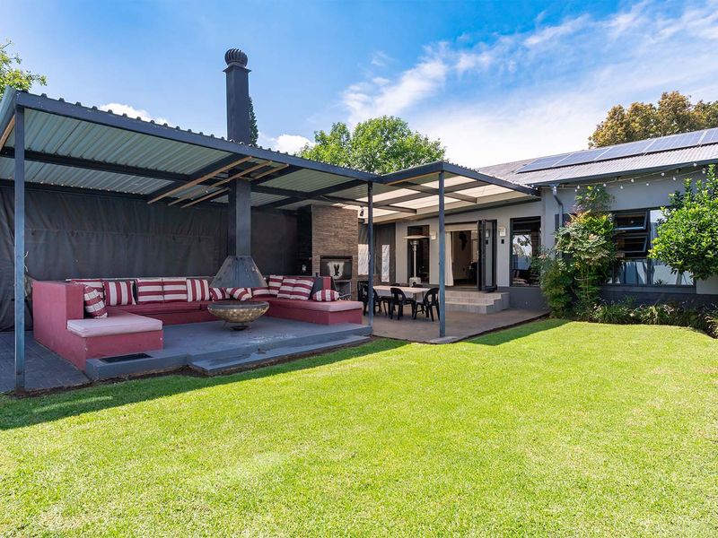 Modern Elegance + Smart Living at this Renovated 3 Bedroom 2 Bathroom Home - Photo 6