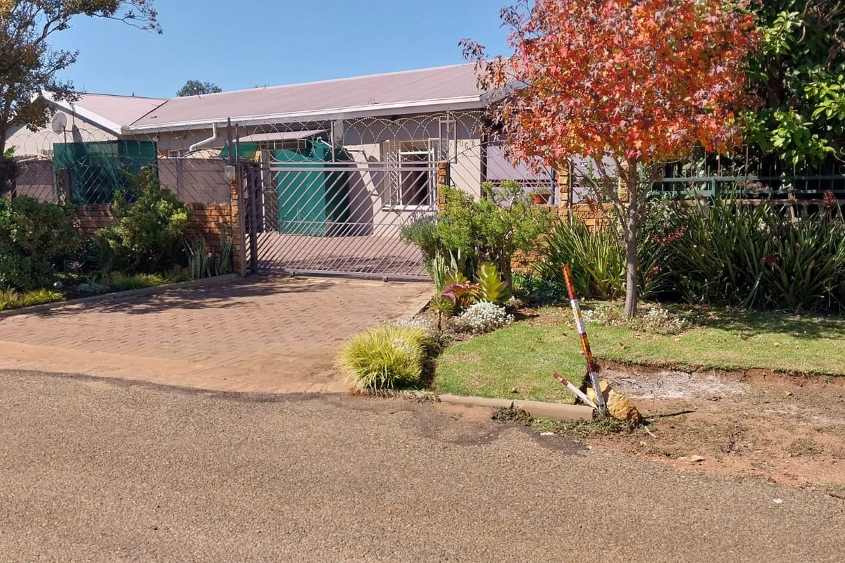 High-Yield Investment Opportunity in Delmas! 4 Bed Main + 2 Bed cottage + 1 bed cottage - Photo 5