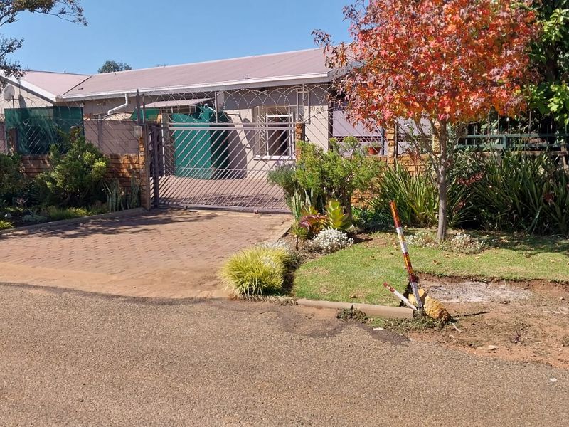 High-Yield Investment Opportunity in Delmas! 4 Bed Main + 2 Bed cottage + 1 bed cottage - Photo 5