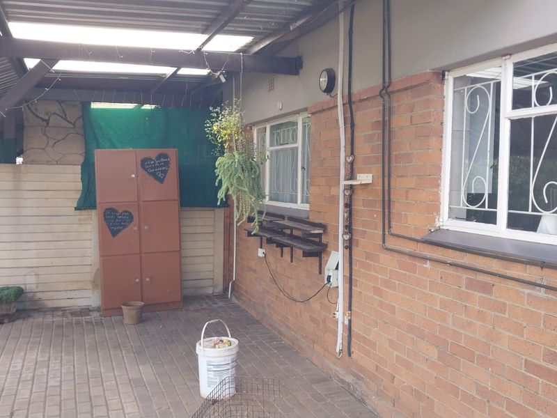 High-Yield Investment Opportunity in Delmas! 4 Bed Main + 2 Bed cottage + 1 bed cottage - Photo 10