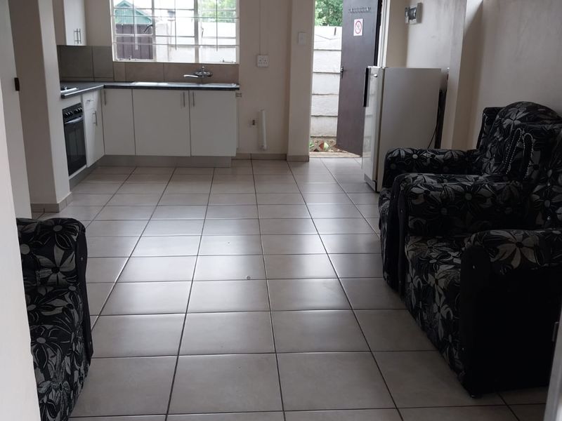 High-Yield Investment Opportunity in Delmas! 4 Bed Main + 2 Bed cottage + 1 bed cottage - Photo 7