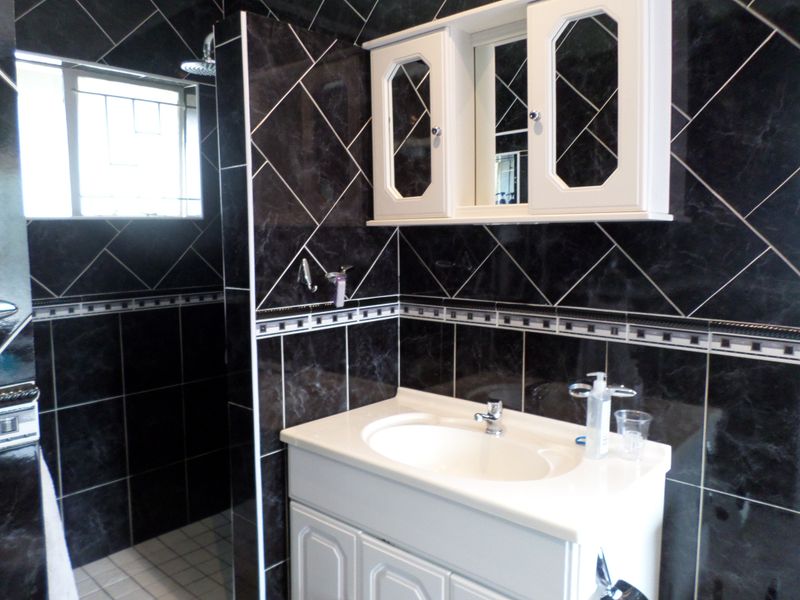 home with in the boomed off area 3 bed 3 bath ( 2Mes) - Photo 8