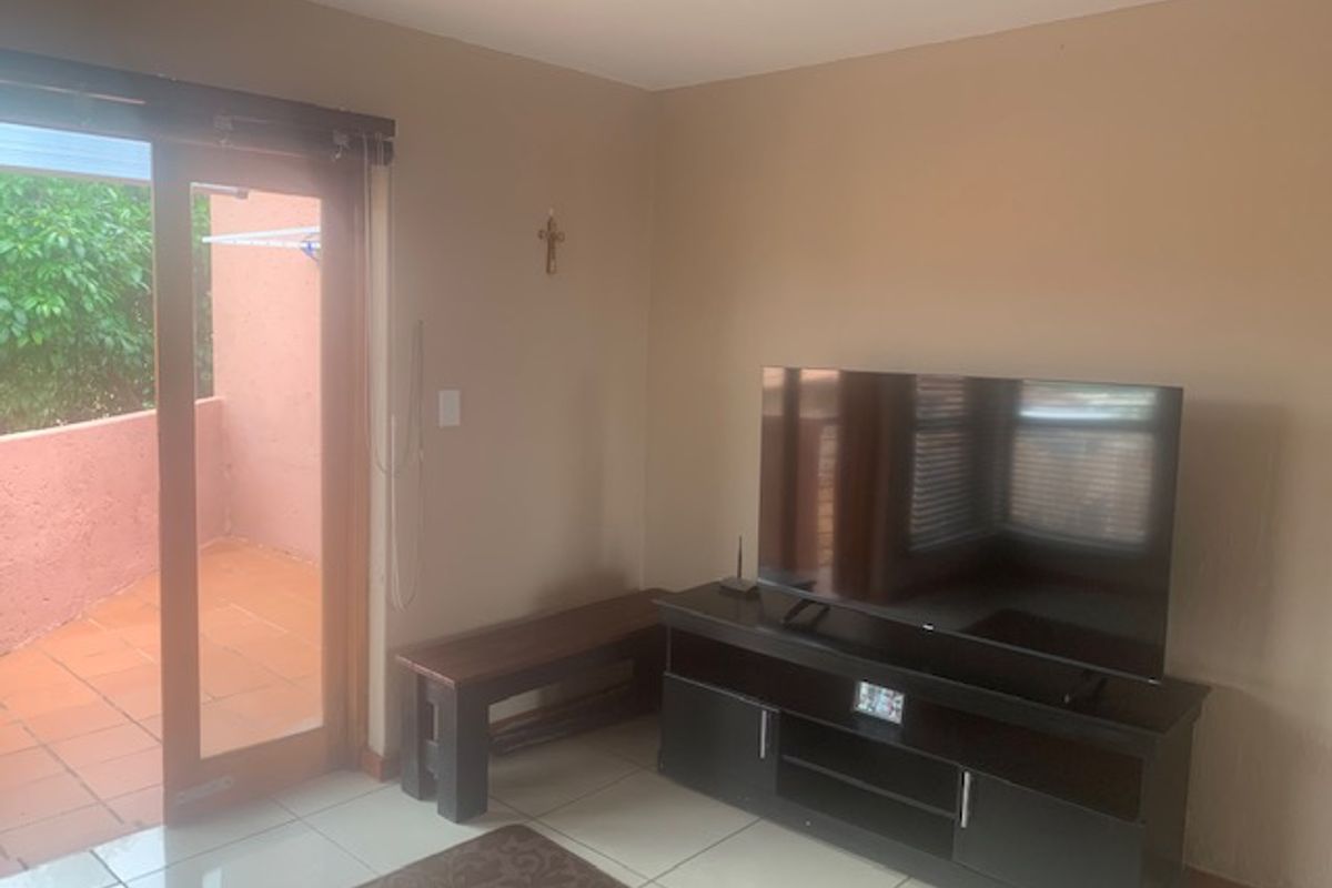 Large 2 bedroom unit Ridgeway - Photo 4