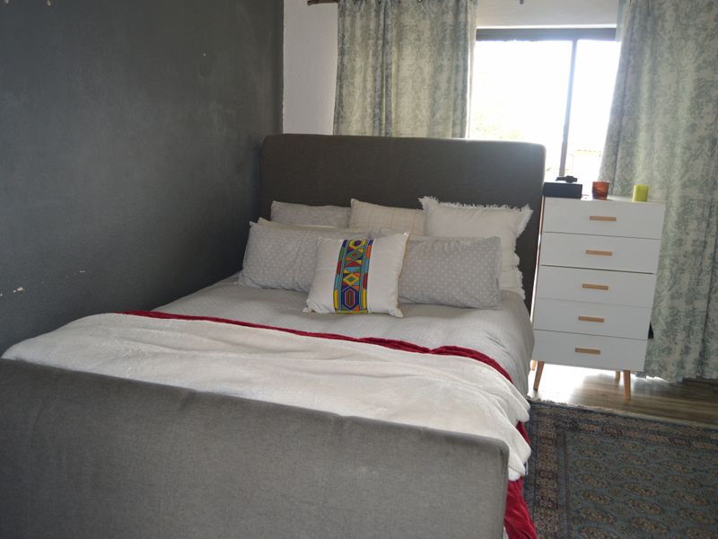 Stunning Modern 3-Bedroom Home for Sale - Photo 7