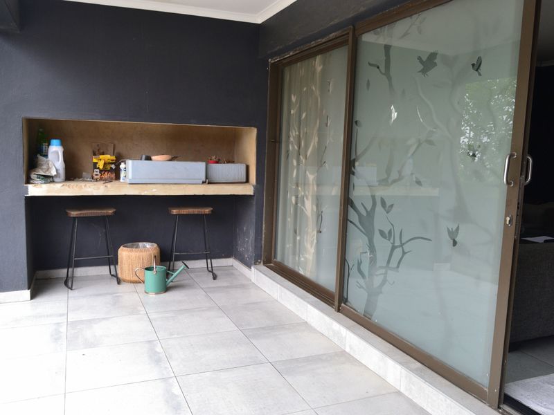 Stunning Modern 3-Bedroom Home for Sale - Photo 6