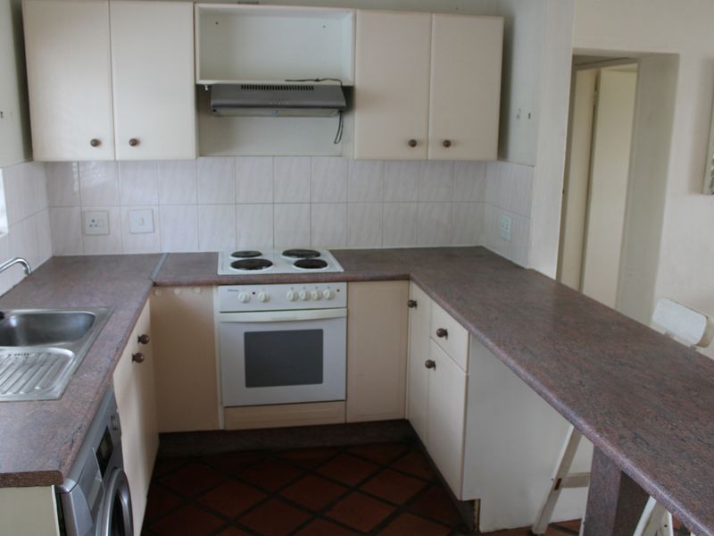 Stunning 2 bedroom apartment right on the dam - Photo 4