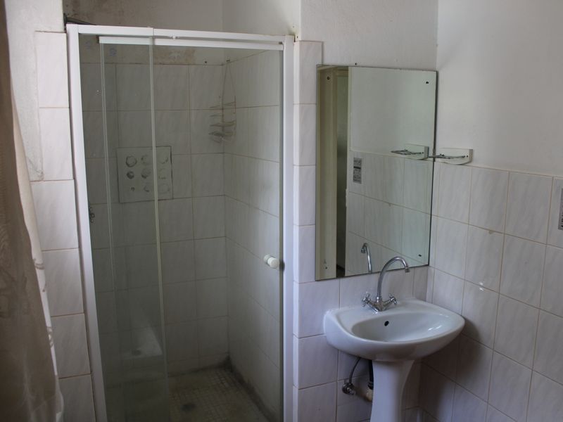 Stunning 2 bedroom apartment right on the dam - Photo 6